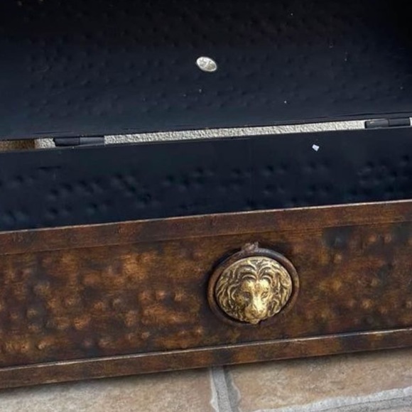 Jose Torres rectangular metal decorative box - Picture 6 of 14